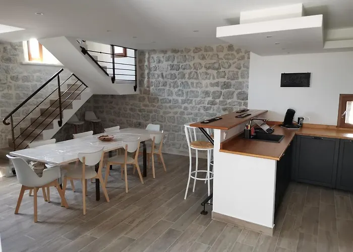 Maison Du Troubadour